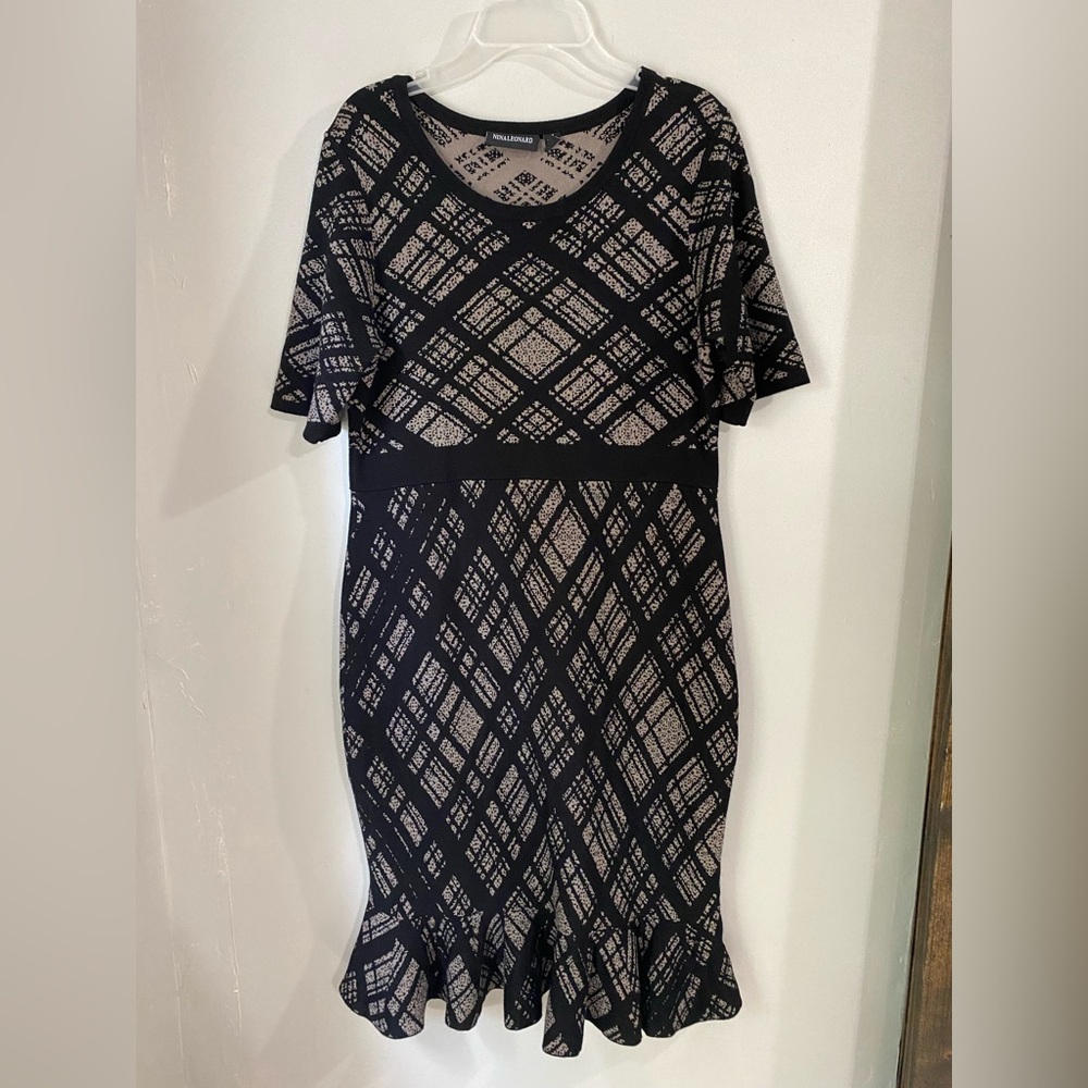 NINA LEONARD Women’s Black Beige Knit Sweater Dress Size M